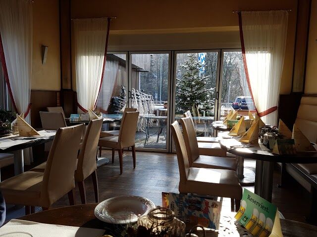 Mayer's Restaurant & Cafe